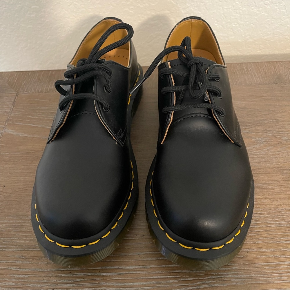 Brand New Women’s Dr. Marten Matte Black Oxford Shoes Size 7